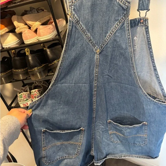 Old Navy Classic Blue Denim Overalls Shorts - Picture 8 of 8